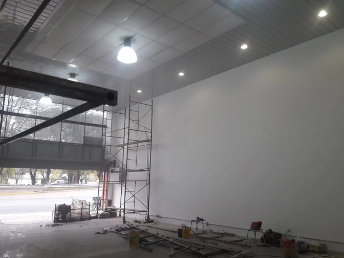 Gomería Centenario - Terminación de pared y pintura