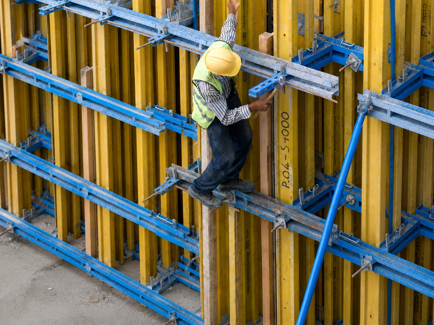 Herrería y estructuras metálicas